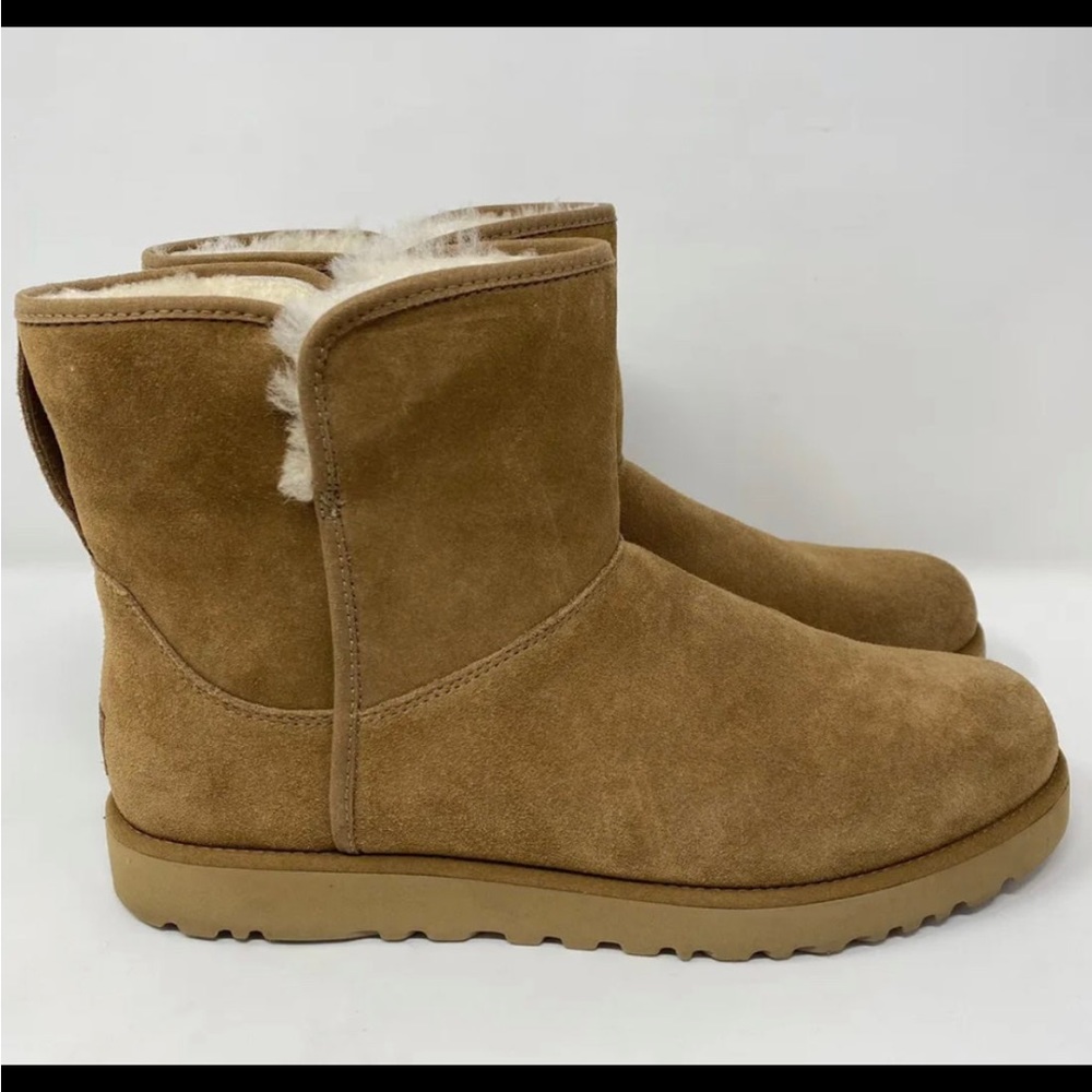 UGG MINI Cory II Slip On Sheepskin boot